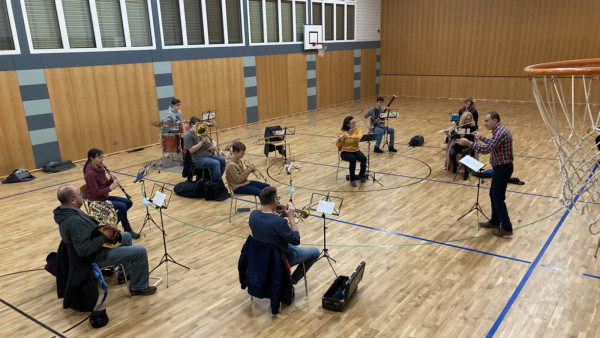 Corona gerechtes proben in der Mehrzweckhalle